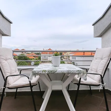 Elena Apartman *