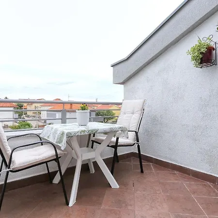 Elena Apartman *