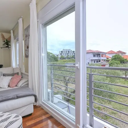 Elena Apartman