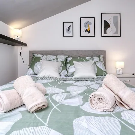 Elena Apartament *